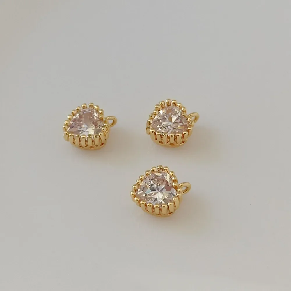 

14K Copper Gold-plated Pendant with Heart-shaped Zircon, Heart-shaped Hollowed-out Edge Hanging Bracelet, Necklace DIY Jewelry