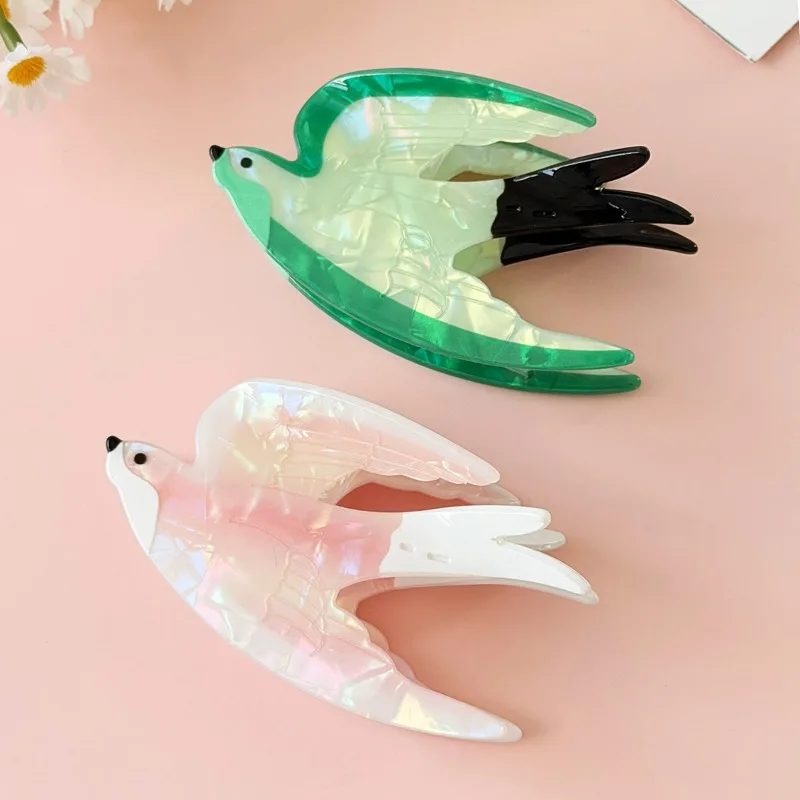 

1pcs Cute Swallow Hair Claw Women Chic Animal Accents Trendy Playful Accessory Stylish Whimsical Girls Headwear Party Daily Wear