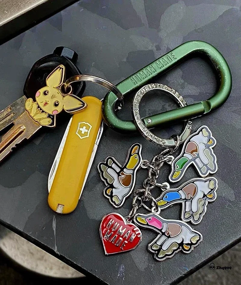 صنع الإنسان 22AW الطائر بطة كيرينغ لطيف بطة المفاتيح ديكور صغير العنصر الشعبي بين المتابعين العصرية