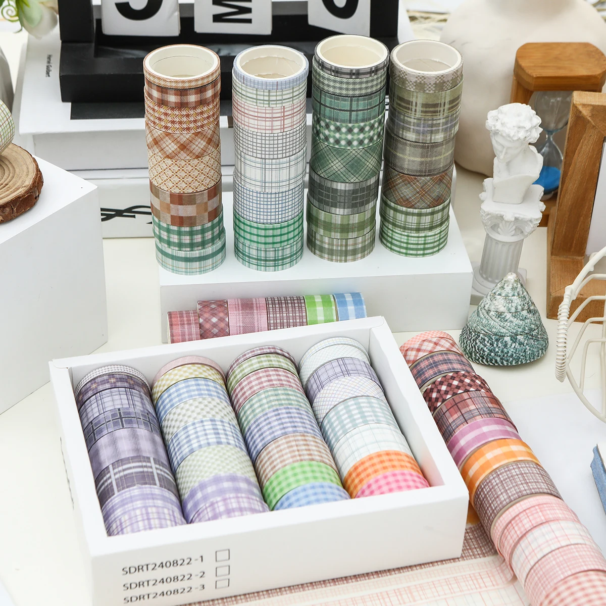 32 لفة/صندوق من شريط اشي منقوش ملون، مجموعة متنوعة من الشريط الزخرفي المنقوش ومواد تزيين الكتب، هدايا للأصدقاء