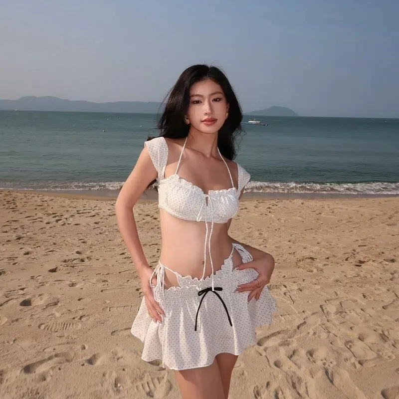 

Женский купальник-бикини из двух частей, ретро, в горошек, с открытой спиной, с рюшами, на завязках, новинка 2026 года, в корейском и японском стиле, для пляжного отдыха