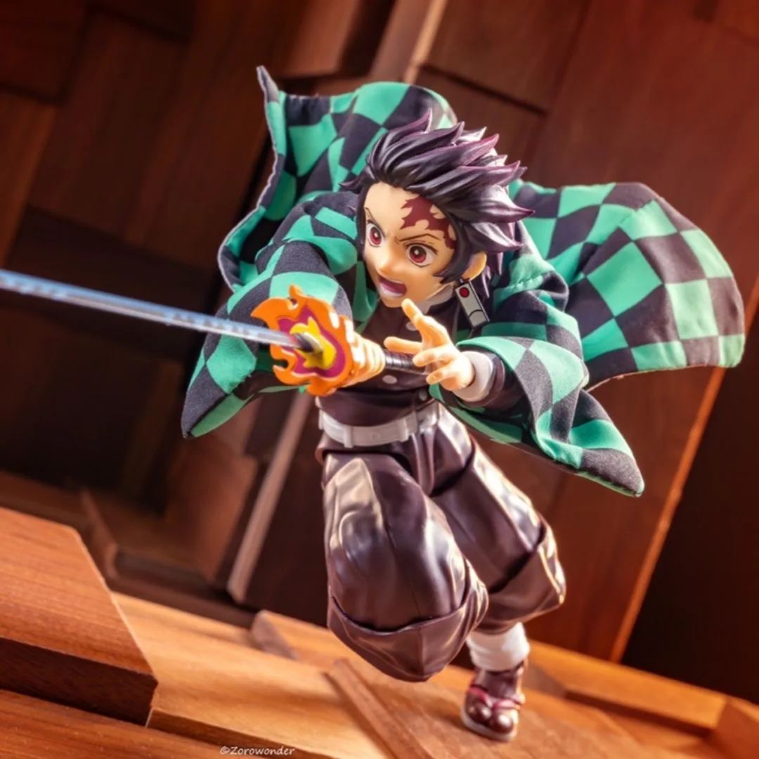 Demon Slayer Kamado Tanjirou Shf Vestiti di stoffa Anime Action Figure Giocattoli Accessori Abbigliamento Ragazzi Regali di Natale