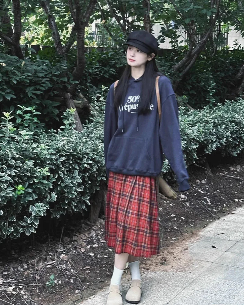 Fashionable vintage red check British style skirt female autumn and winter new high waist cover hip in the long pleated long ski