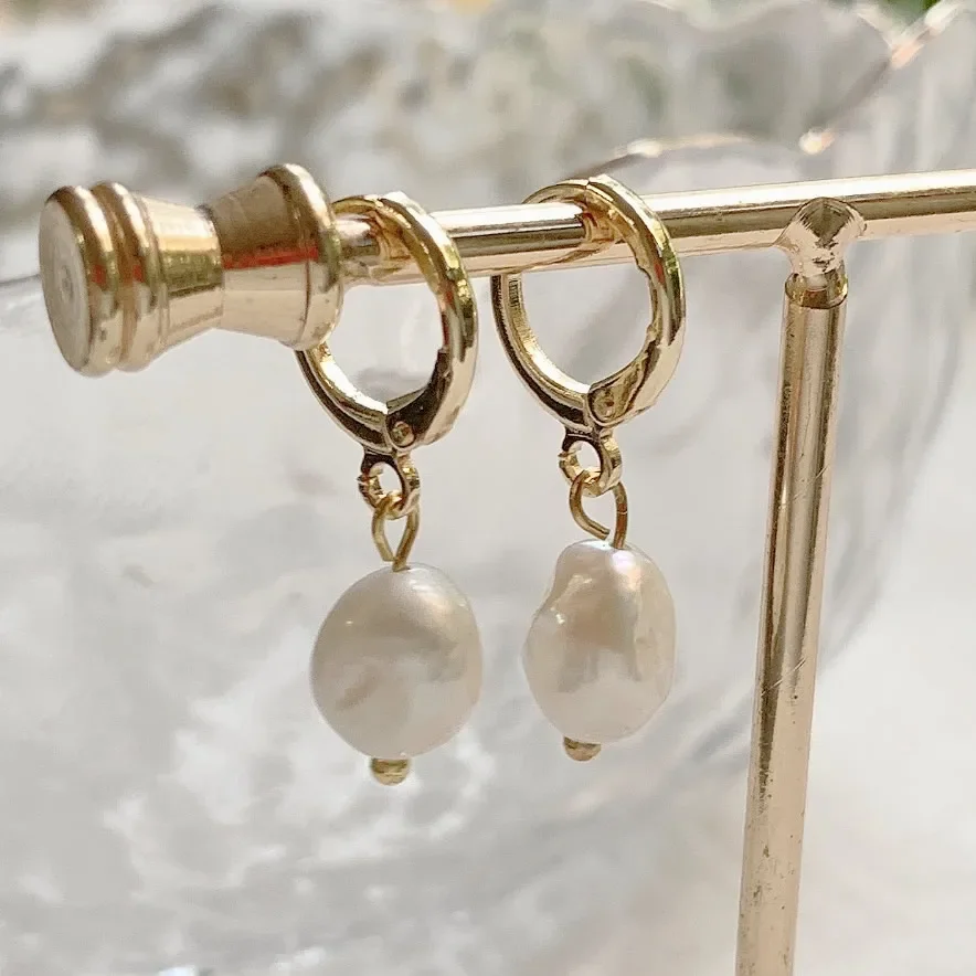 Gold Color Natural Freshwater Pearl Drop Earrings Irregular Baroque Pearl Tassel Pendulum Charm Small Loop Huggie Pearl Earring