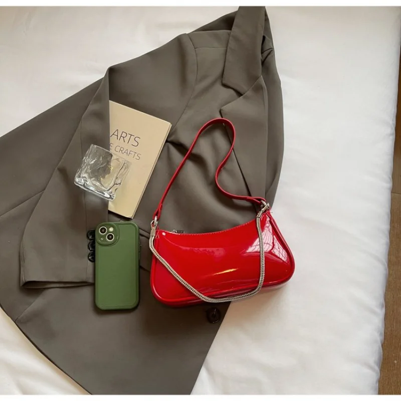 

Fashionable Denim Crossbody Bag Women Embroidery Detail Anti-Theft Pocket Lightweight Waterproof Best-Selling Casual Bag​