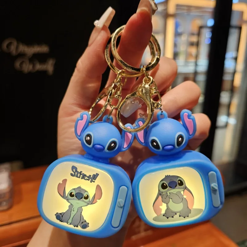 Disney Stitch Mini TV brelok do kluczy Cartoon Lilo & Stitch Anime rysunek lampka nocna plecak studencki wisiorek dekoracja prezent na boże narodzenie