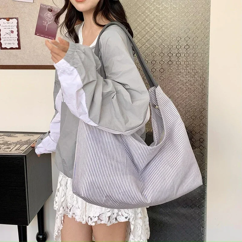 Large Capacity Trendy Striped Versatile Canvas Bag Fashionable and High-end Commuting Shoulder Bag High Quality Sweet Tote Bag