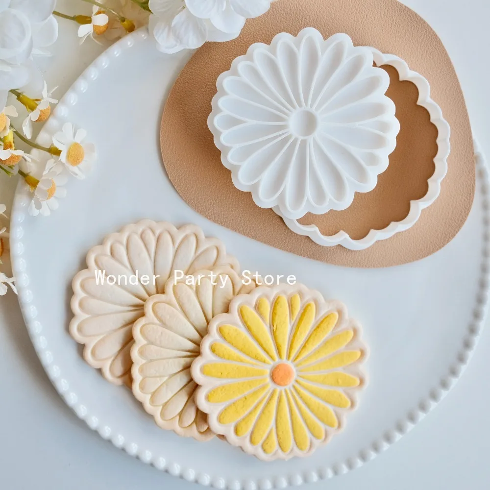 Daisy Flowers Shape Cookie Cutter Stamp Cartoon Flower Pressable Biscuit Mold Confectionery Cookie Kitchen Baking Pastry Tools - view 3