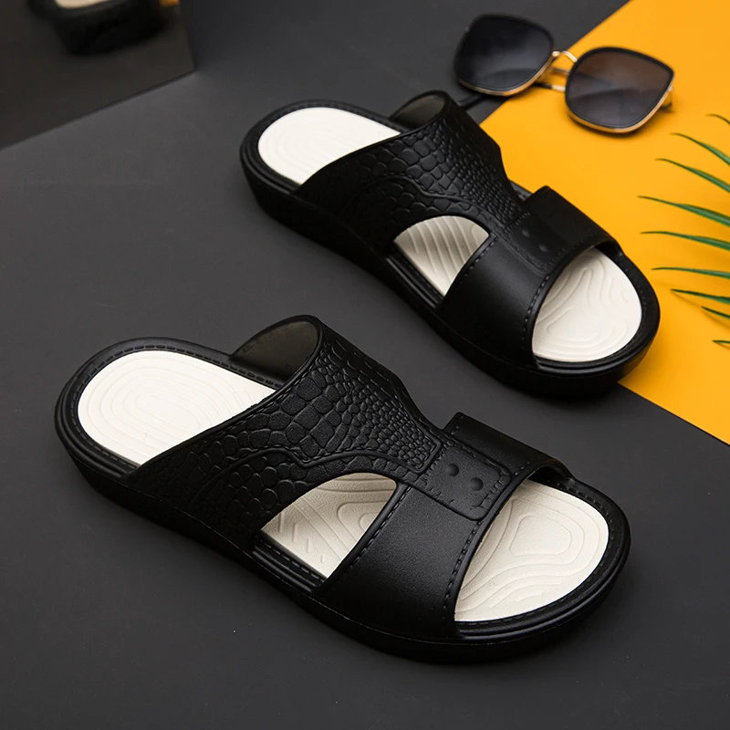 

Men Sandals 2026 Summer New Non Slip Breathable Lightweight Soft Sole Beach Shoes Comfortable Fashion Clip Toe Slip on Slippers