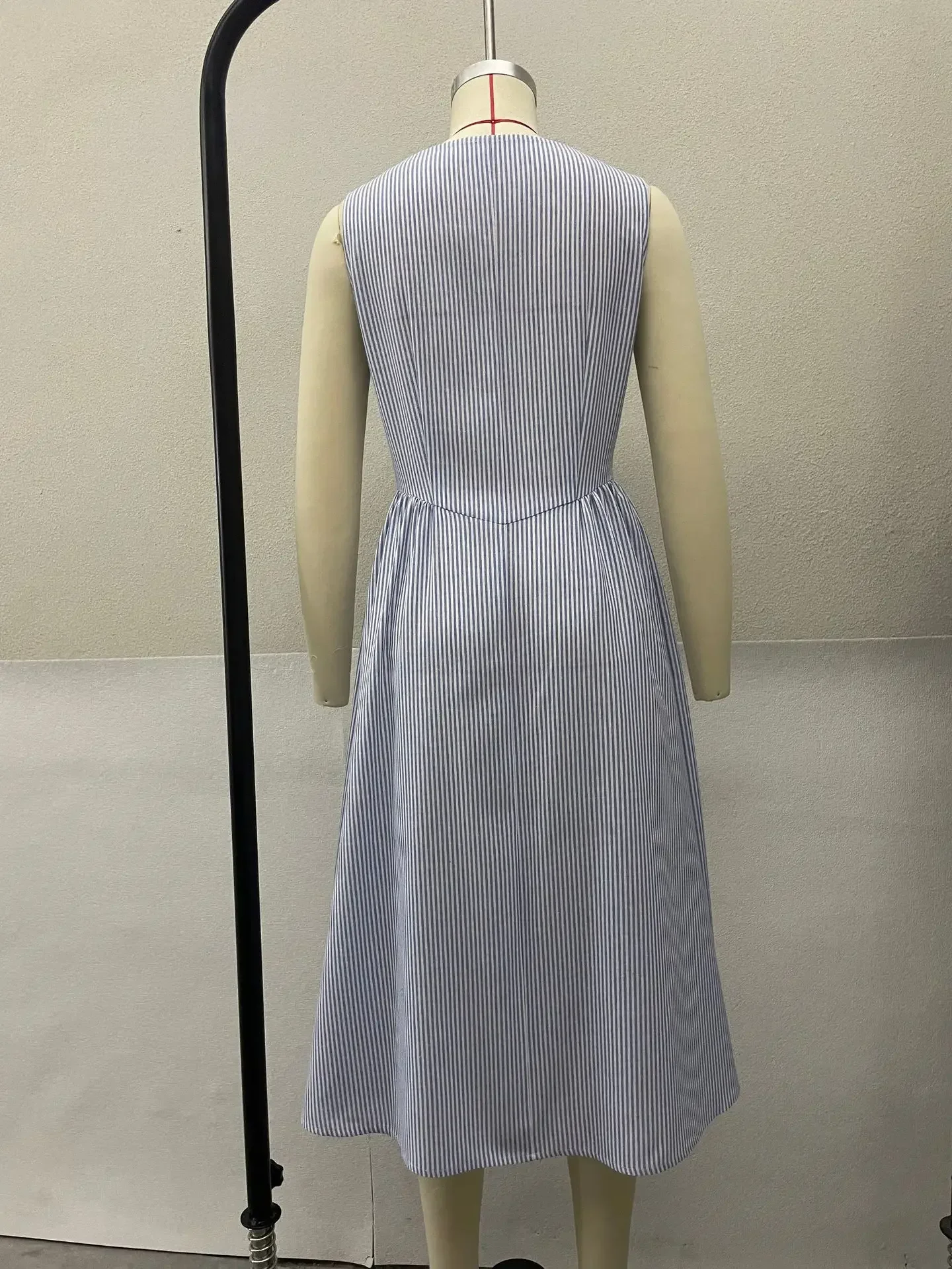 Neues Y2K Sommer-Urlaubskleid aus Leinen für Damen, ärmellos, vertikal gestreift, hohe Taille, A-Linie, Midi, lässiges Swing-Kleid mit Taschen – Detail 27