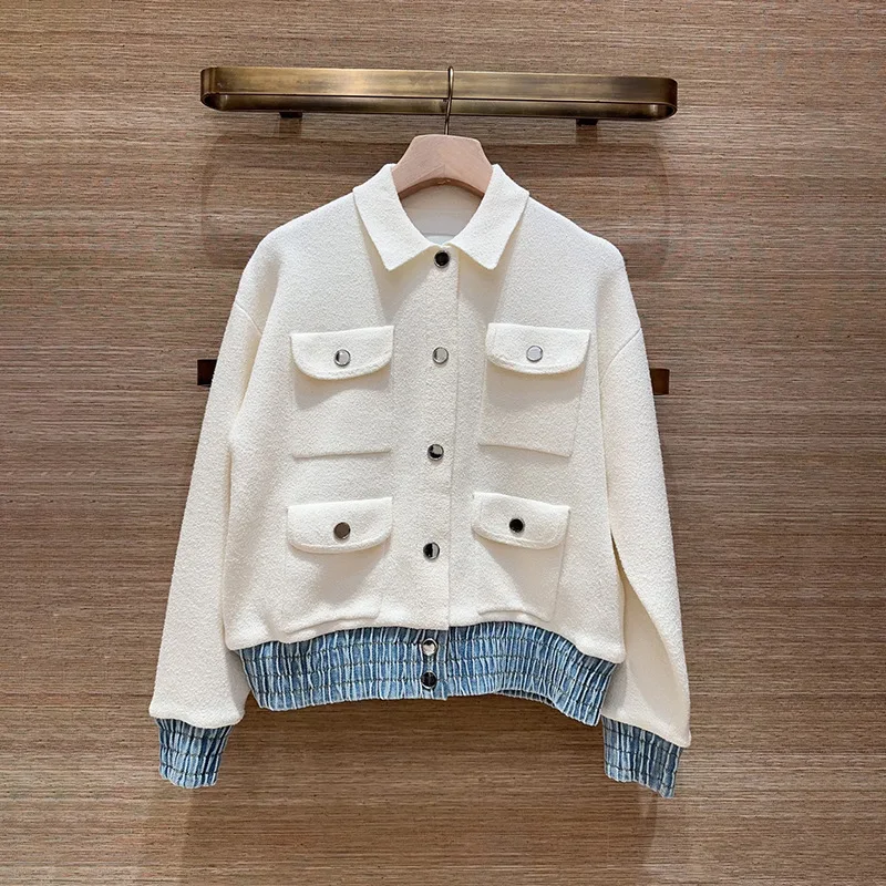 

【Gift Free】2026 Early Spring French Niche Multi-Pocket Polo-Collar Spliced Denim Hem Slim-Fit Metal-Button Jacket for Women