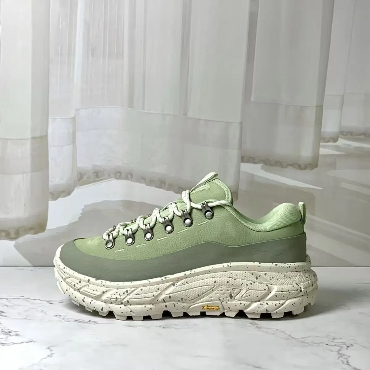 Scarpe da uomo di alta qualità Scarpe casual sportive Scarpe da corsa traspiranti Sneakers da uomo leggere e antiscivolo per esterni