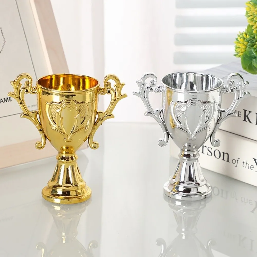 

Electroplated Gold Silver Trophy Shaped Candy Box Plastic Material Party Supplies Creative Candy Gift Box Trophy Shaped Design