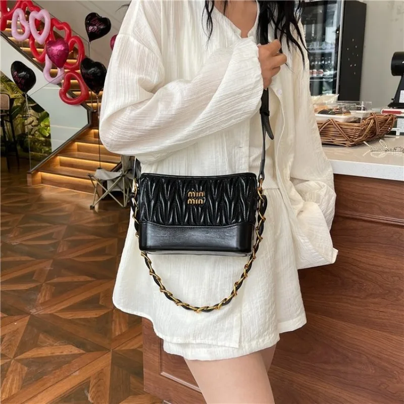 

Versatile Language Translator Bag For Ladies Pocket For Devices For International Communication Travel