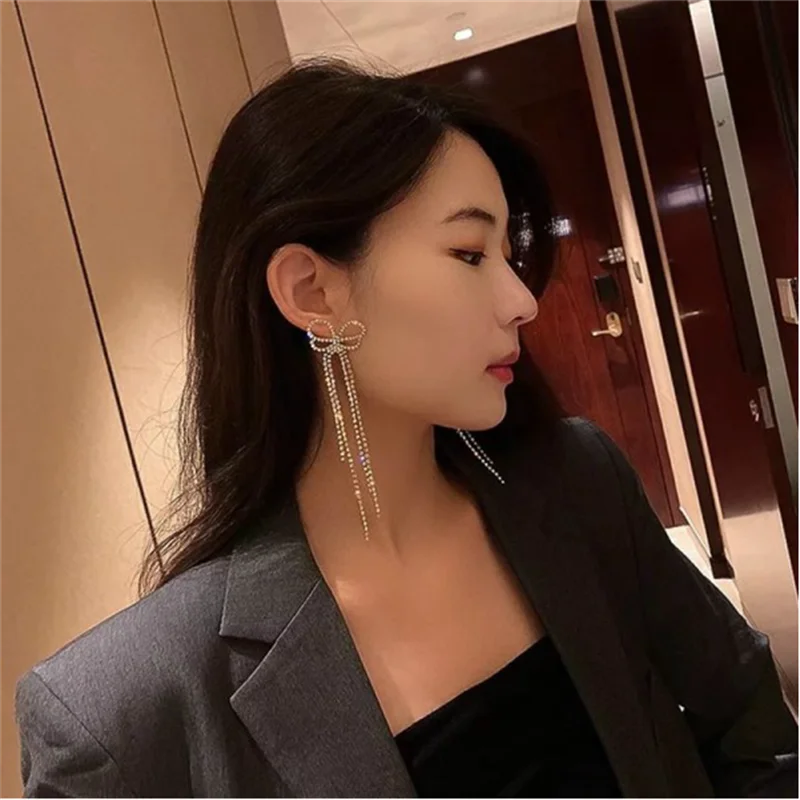 Fashion Long Tassel Rhinestone Drop Earrings for Women Exquisite Bowknot Crystal Dangle Earrings  Wedding Party Jewelry Gifts