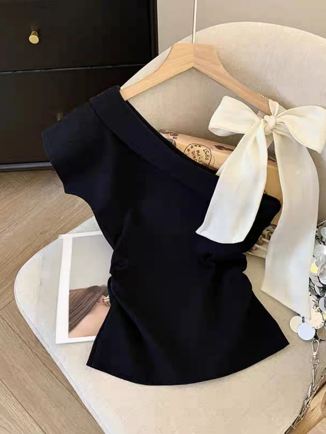2026 New Summer Women Fashion Slash Neck One Shoulder Knitted T-shirt Hit Color Bow Decoration Off Shoulder Short Pullover Tops