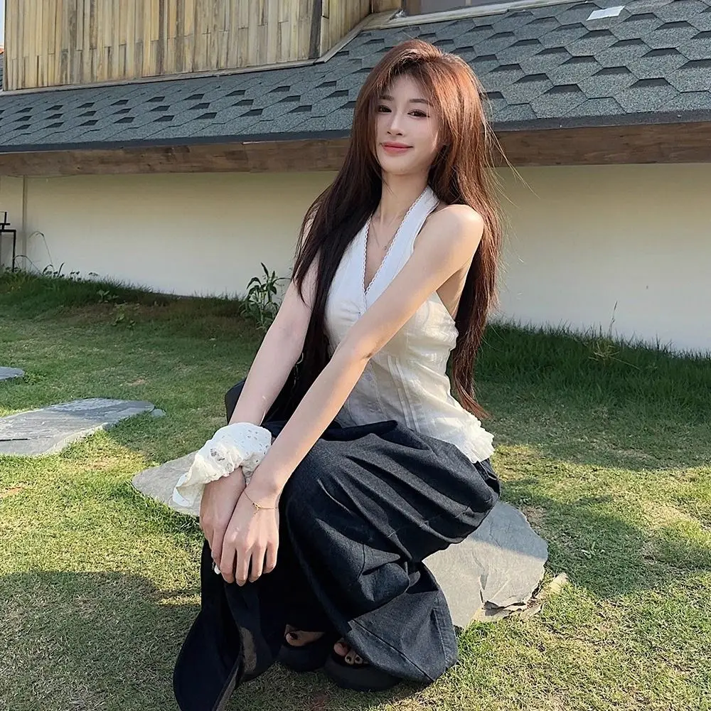 Fashion V Neck Lace Halter Crop Top Sweet Sleeveless Lace Vest Top Girl Korean Style Slim Fit Hanging Neck Camisole Summer