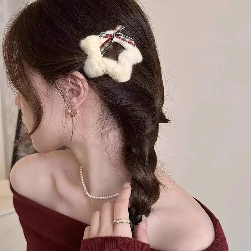 Y2K Star BB Pinces à cheveux en peluche pour femmes, épingles à cheveux mignonnes, pinces à frange latérale moelleuse, coiffure de mode, accessoires pour cheveux, hiver, 1/4 pièces