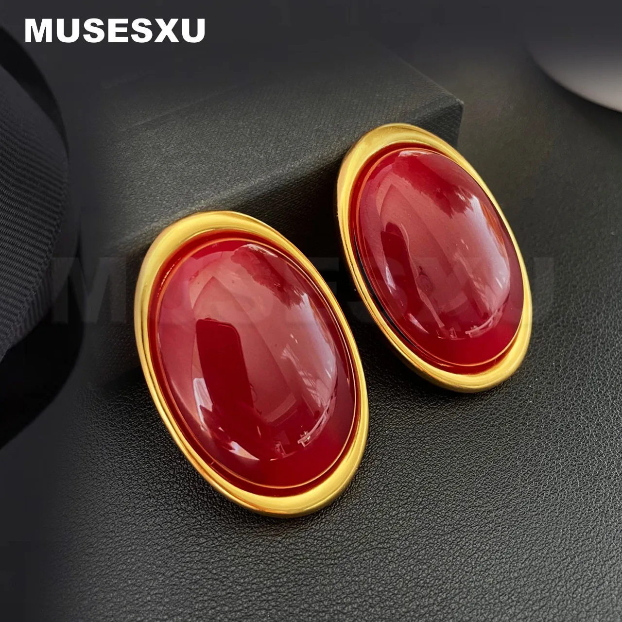 

Jewelry & Accessories Vintage style Red Semi Precious Stone Inlaid Oval Ear Clip Earrings For Women's & Men's Parties And Gifts