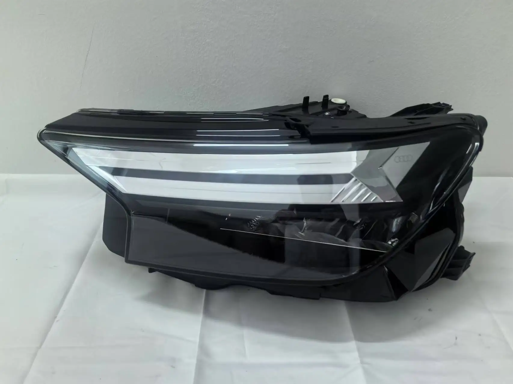 Clrak AutomobileOriginal اكسسوارات السيارات المصابيح الأمامية ل Q4 E-tron LED مجموعة مصابيح أمامية 2021-2024