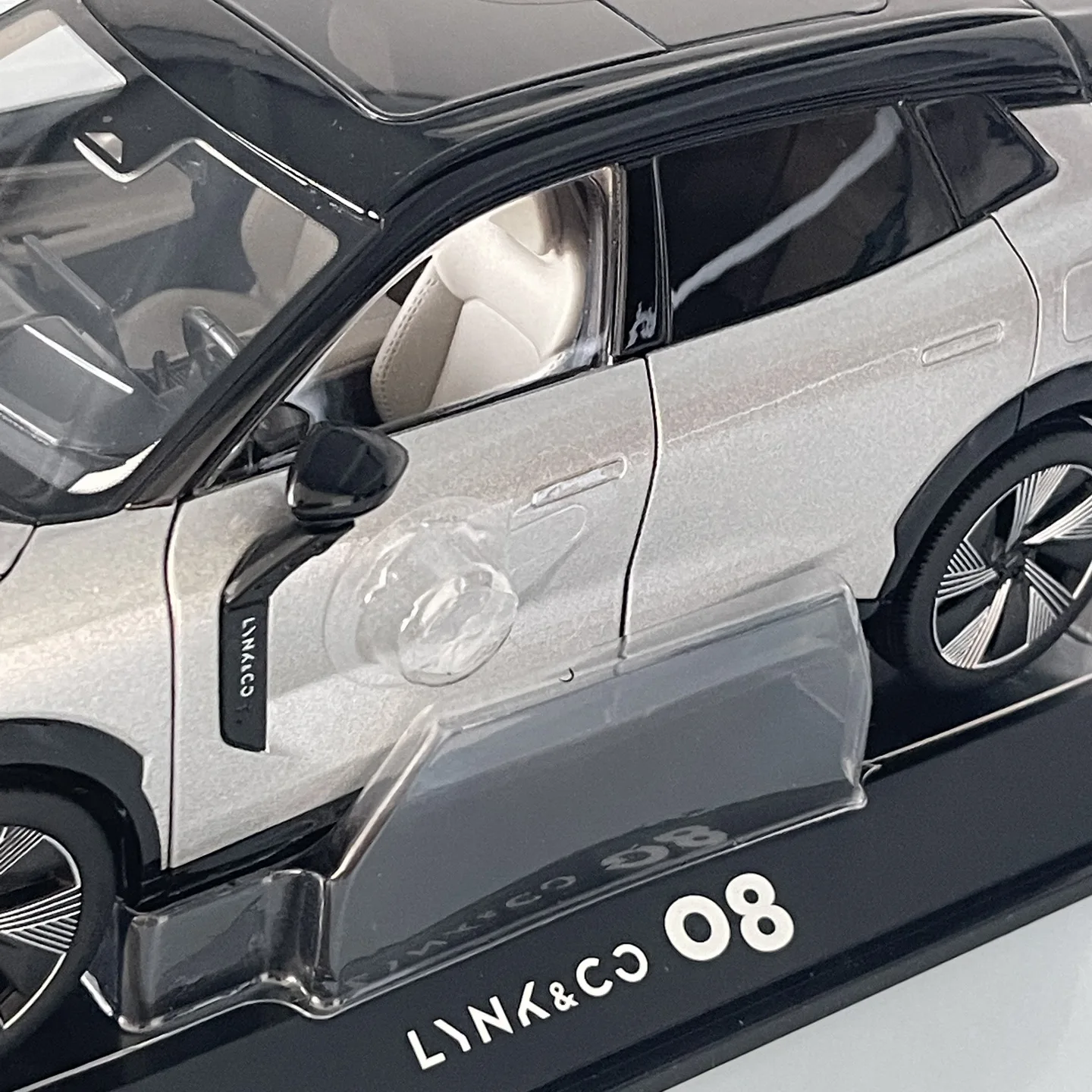 Lynk & Co 08 Micromodel,Geely Die-Cast Metal Replica,Alloy Car Model, Display, Desktop Decoration,white,Silver,1: 18