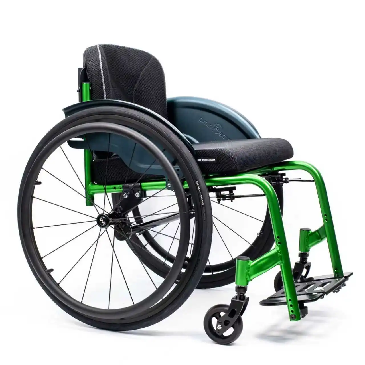Lightweight Sports Manual Wheelchair Aluminum Alloy With Quick Release Portable Folding Backrest For Home Or Travel Use