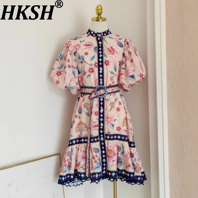 

HKSH Summer New Women Tide High Street Fashion Printed Waist Belt Embroidered Hollow Out Lace Patchwork Puff Sleeve Dress HK7091