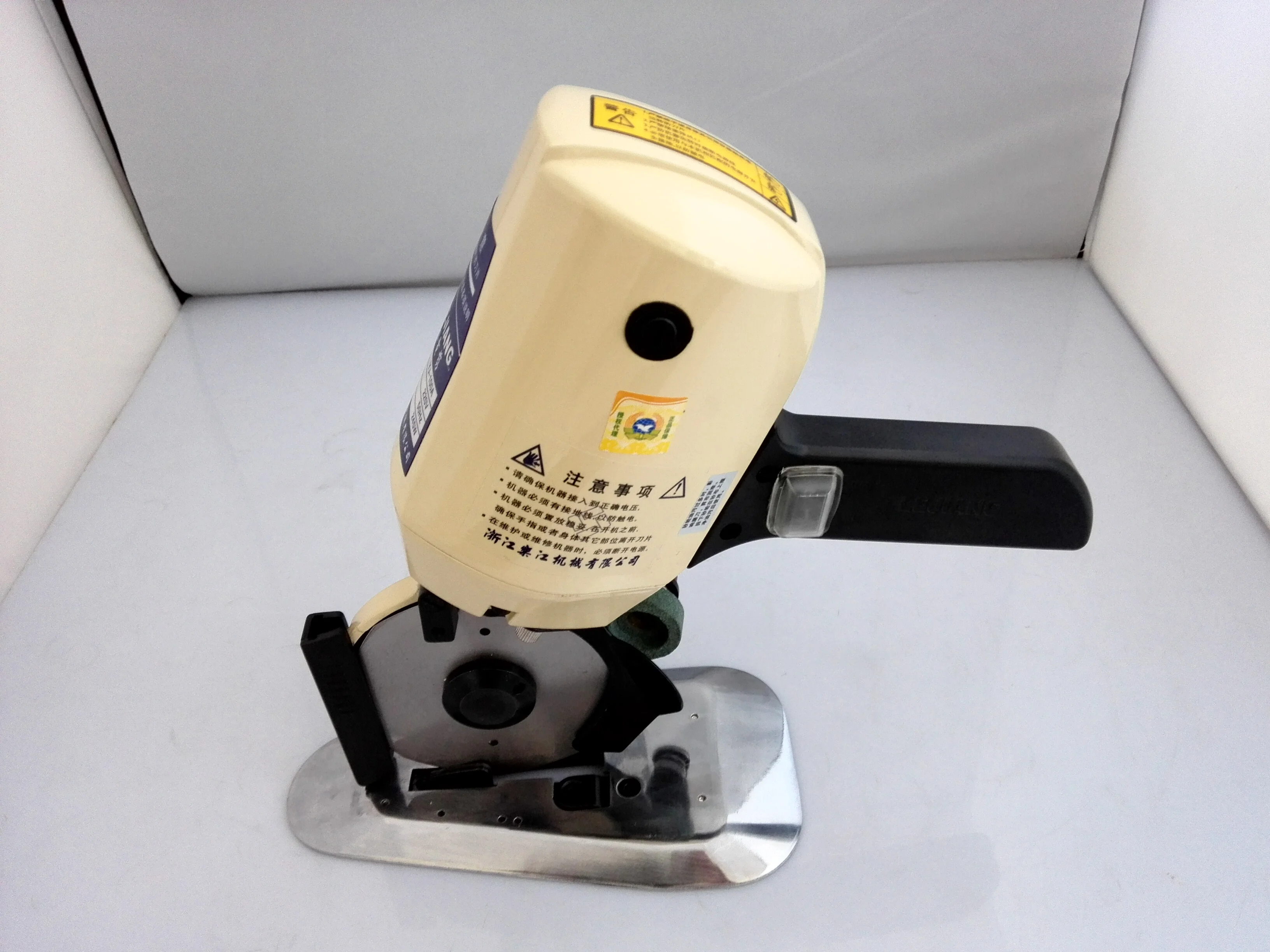 

YJ-100A type Electric Cloth Cutter Fabric Round Knife Cutting Machine Blade Diameter 100mm , Carpet floor mat leather cutting