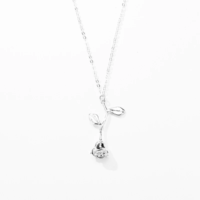 An Elegant And Romantic Rose Flower Necklace, Perfect for Daily Wear, Essential for Parties, And a Great Gift for Holidays