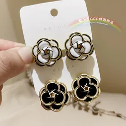 Luxury Earrings Vintage Hepburn style black white flower earrings for woman 2024 trend