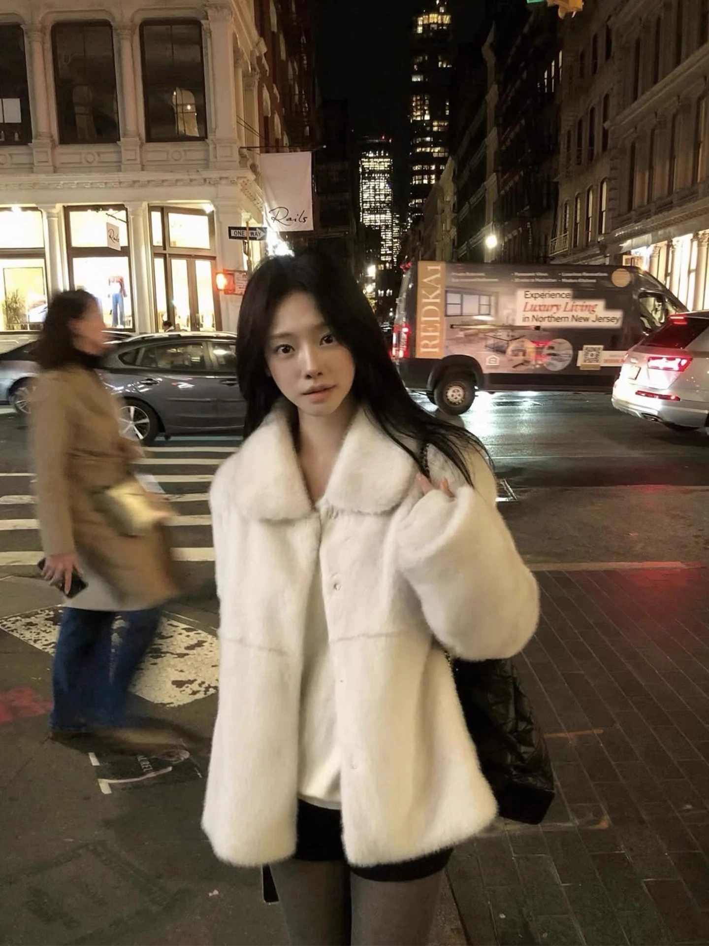 صديقة للبيئة فو الفراء معطف المرأة شتاء جديد Sle تنوعا الملابس القطنية الدافئة لطيف الرياح طوق رقيق ملابس خارجية