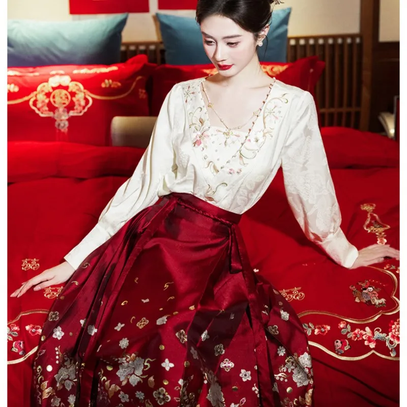 

New red dress set top for toasting small man wedding