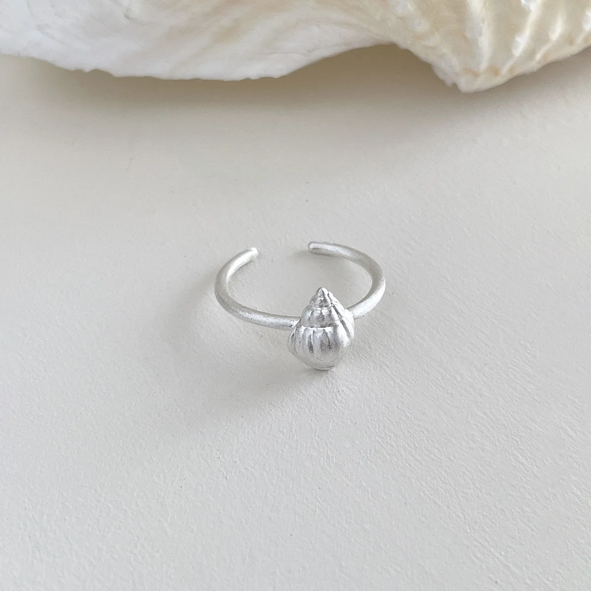 خواتم من الفضة الإسترليني عيار 925 للنساء خاتم عتيق مصنوع يدويًا قابل للتعديل من الحجر الأزرق هدية بيجو للسيدات