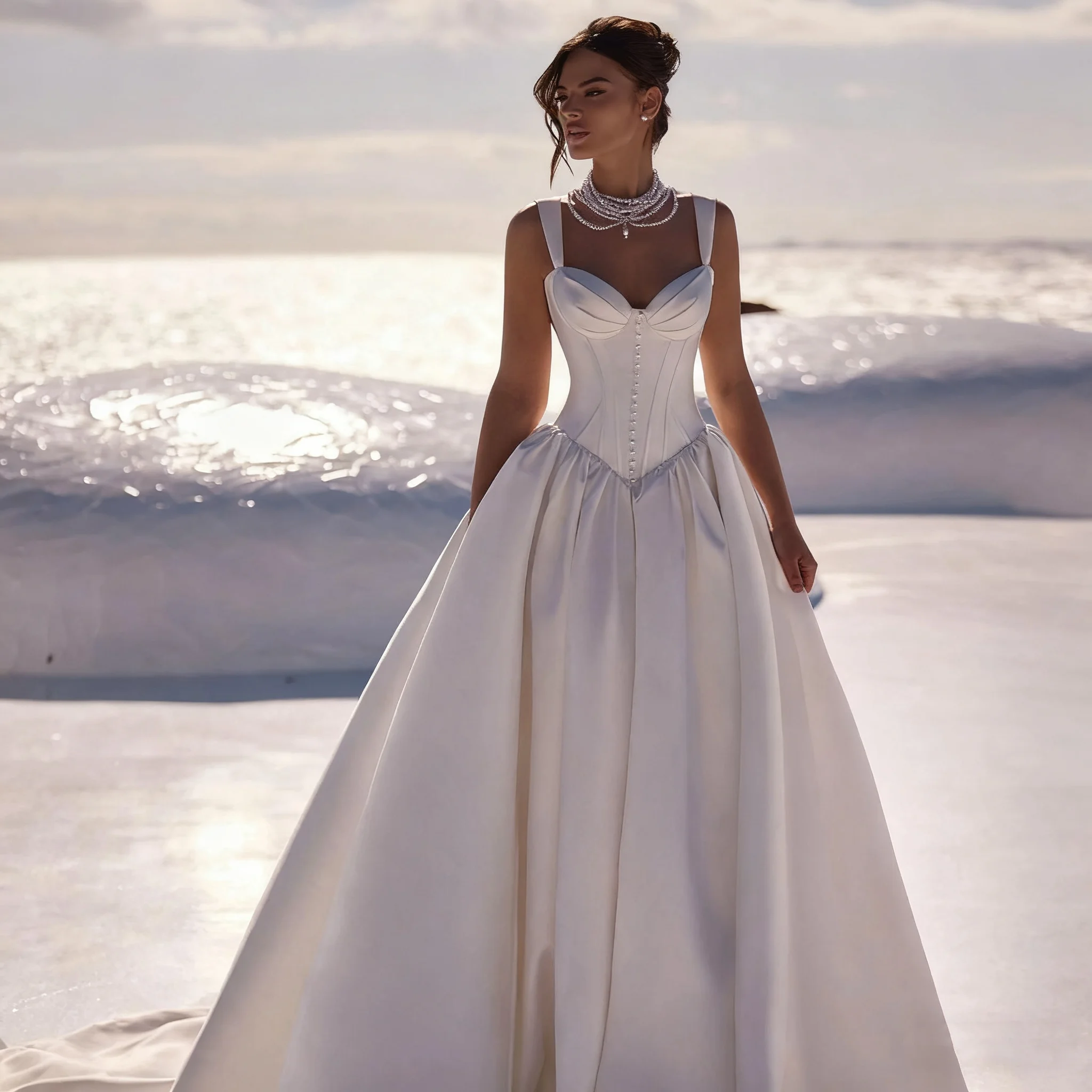Vestido de novia de satén con escote en forma de corazón de lujo, vestido de baile con corsé ajustado y tirantes finos, vestido de novia elegante personalizado para ceremonia de boda