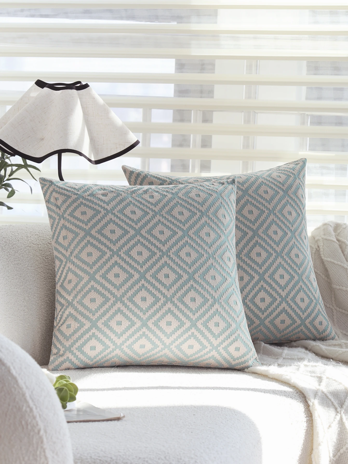 1pc Diamond pattern Luxury fashion Throw Pillow Cover, Deluxe Decorative PillowCase, home decoration 45cmX45cm (18*18inch)