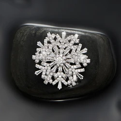 Fashion Pins Charms Rotatable Crystal Rhinestones Brooch Snowflake Brooch Pins For Women Wedding Jewelry Brooches Accessory