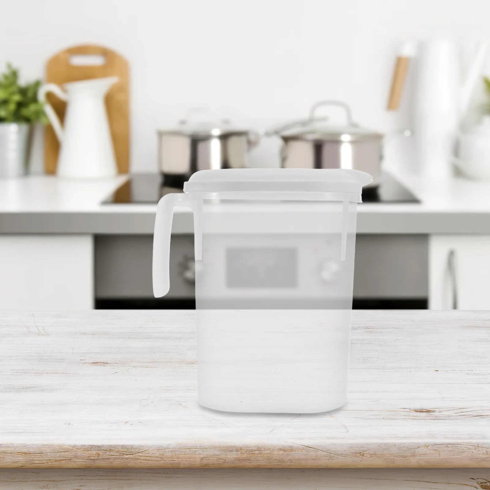 

Пластиковый кувшин 1800 мл с крышкой, безопасный, длительный срок службы, горячая и холодная вода, чайный сок, пластиковый кувшин для ежедневного использования