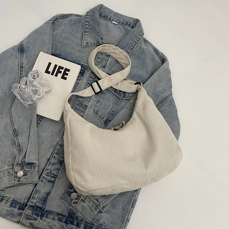 سروال قصير زلابية حقيبة خفيفة الوزن ذات سعة كبيرة حقيبة كروسبودي 2025 الخريف والشتاء حقيبة قماش قنب عادية حقيبة كتف 261LC