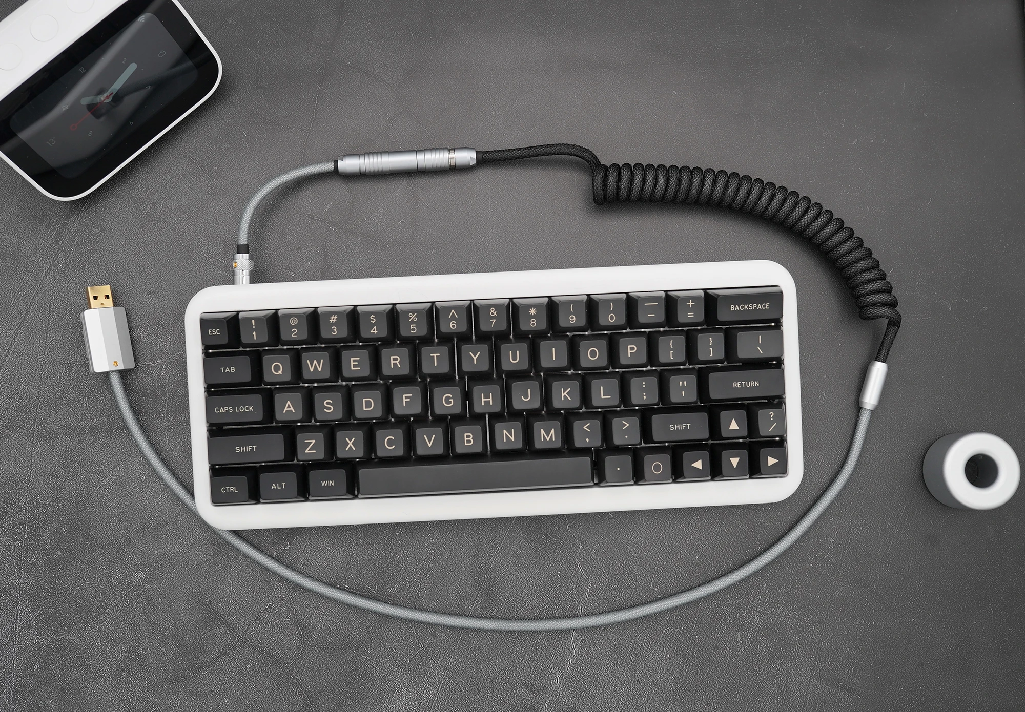 

Spot GeekCable custom mechanical keyboard data line GMK theme SP limited key cap line code farmers