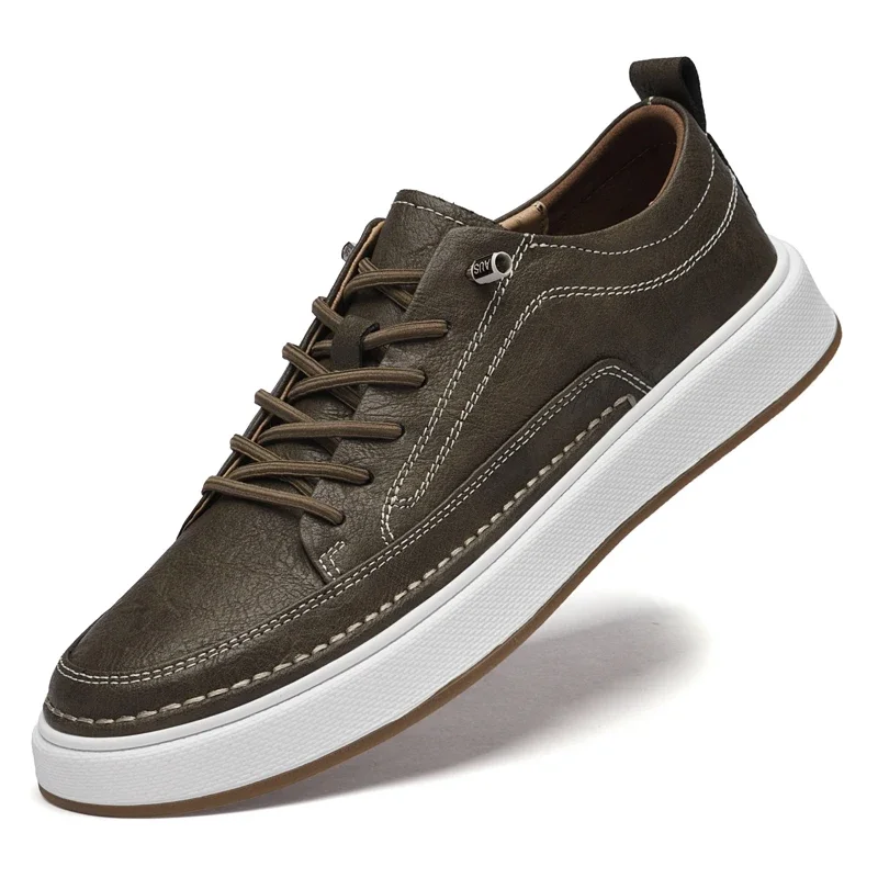 Male Business Casual Leather Shoes Trainers punching Leather Casual Shoes Men New Lightweight Sneakers Soft Sole Oxford Shoes