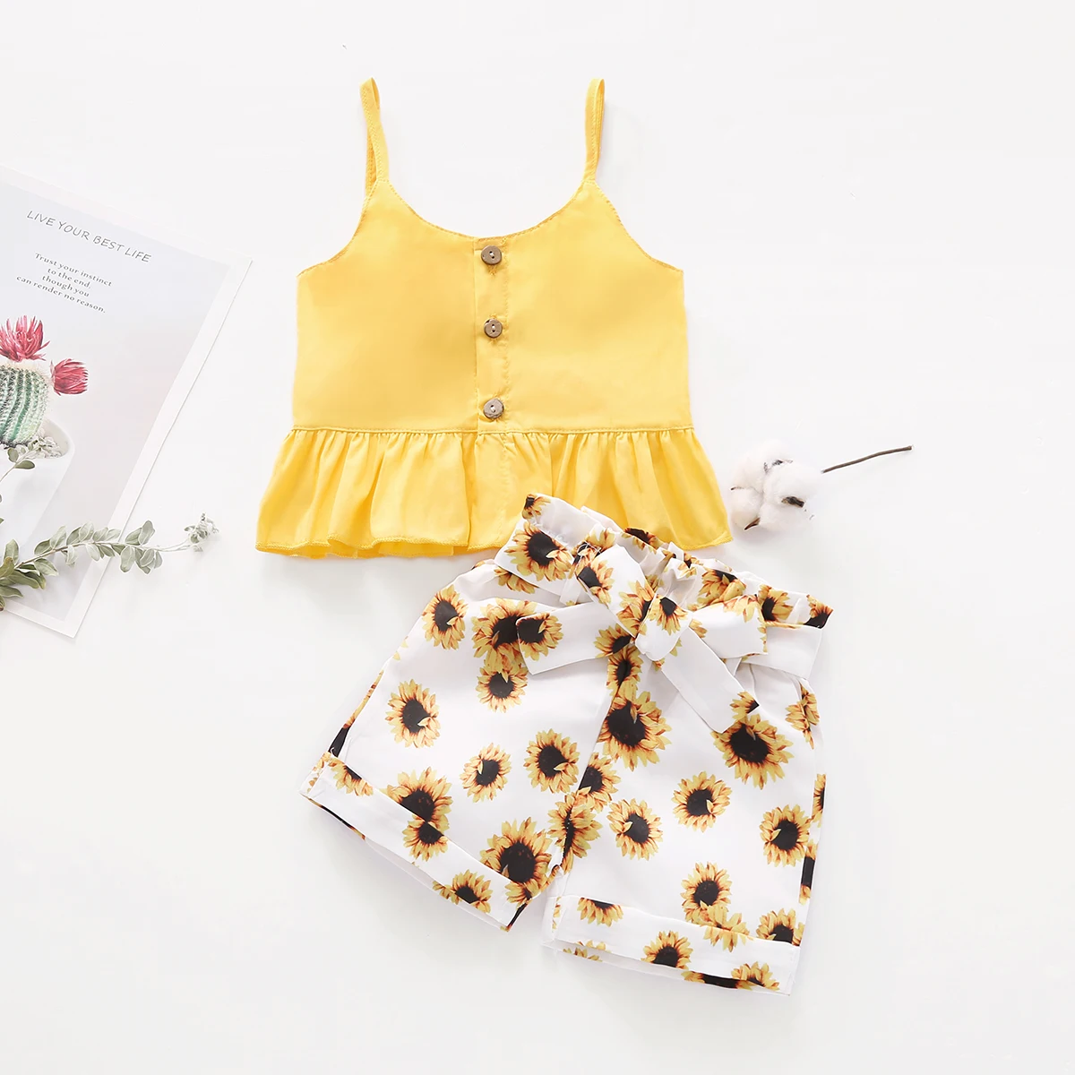 2PCS Summer 0-5 Years Old Baby Girls Cool Beautiful And Comfortable Sunflower Yellow Suspenders + Shorts Fashion Set