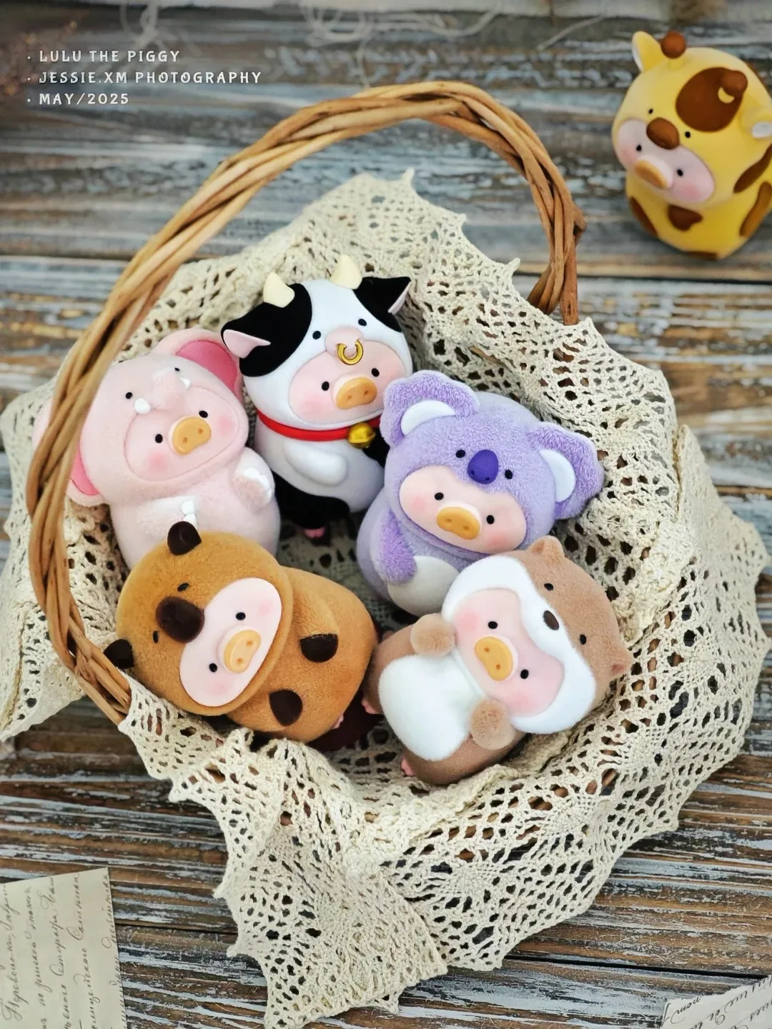 

Canned Pig LuLu Animal Party Series Blind Box | Handmade Cute Mini Collectible Doll Toy | Creative Desktop & Car Ornament
