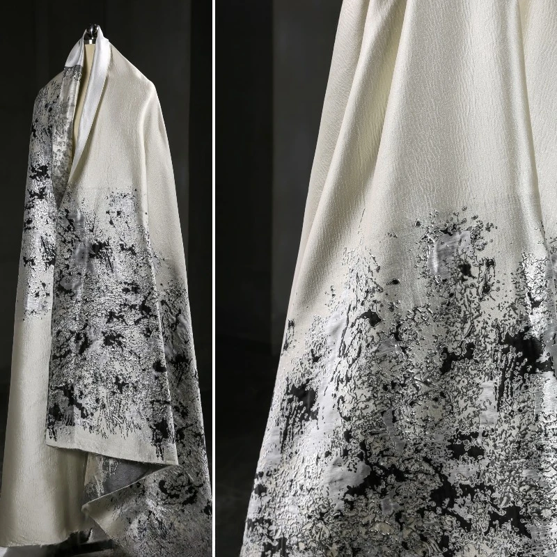 

Черно-белая жаккардовая ткань с градиентными чернилами для китайского стиля, юбка с лицом лошади, дизайн одежды на метр, ткань, шитье своими руками