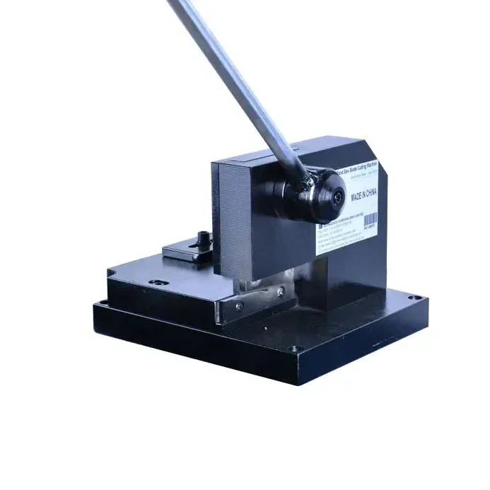 

Bandsaw Blade hand cutter