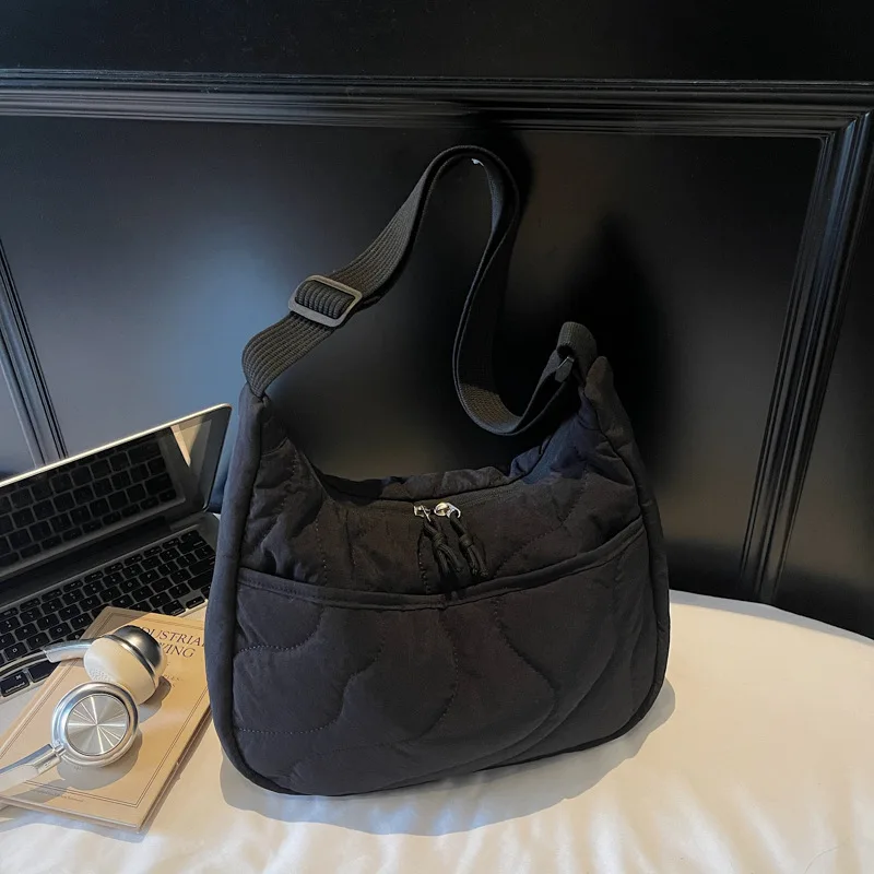 New Japanese Style Quilted Shoulder Bag for Women Lightweight Padded Crossbody Tote Large Capacity Casual Commuter Bag view 2