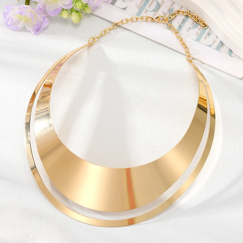 Metal Golden Hollow Heart Torques Necklace Women New European Trendy Ethnic Geometric Wide Collar Necklace Wedding Party Jewelry