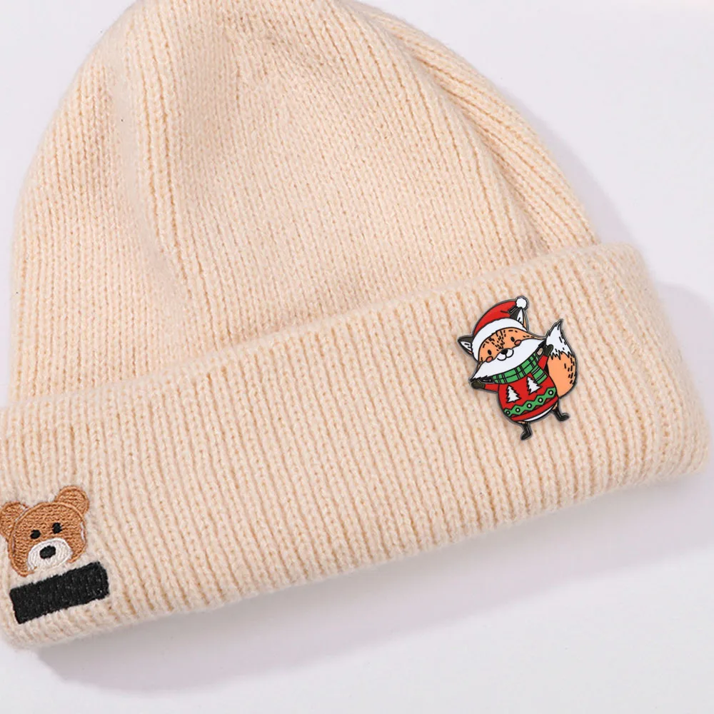 Entzückende Weihnachts-Weihnachtsmann-Fuchs-Emaille-Brosche, Niedliche Winter-Rentier-Pullover-Anstecknadel für Feiertagsparty-Geschenk, Winter-Outfit-Dekoration Zubehör – Detail 5