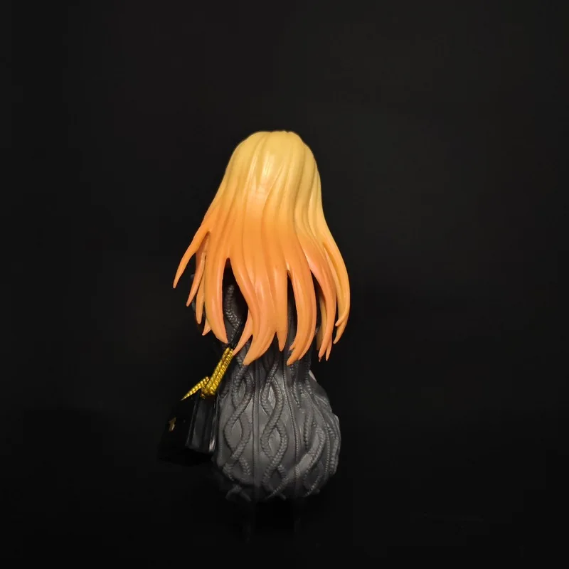 New 13cm Kitagawa Marin Squatting Pose My Dress Up Darling Beauty Girl Model Desktop Ornament Collectible For Anime Fans