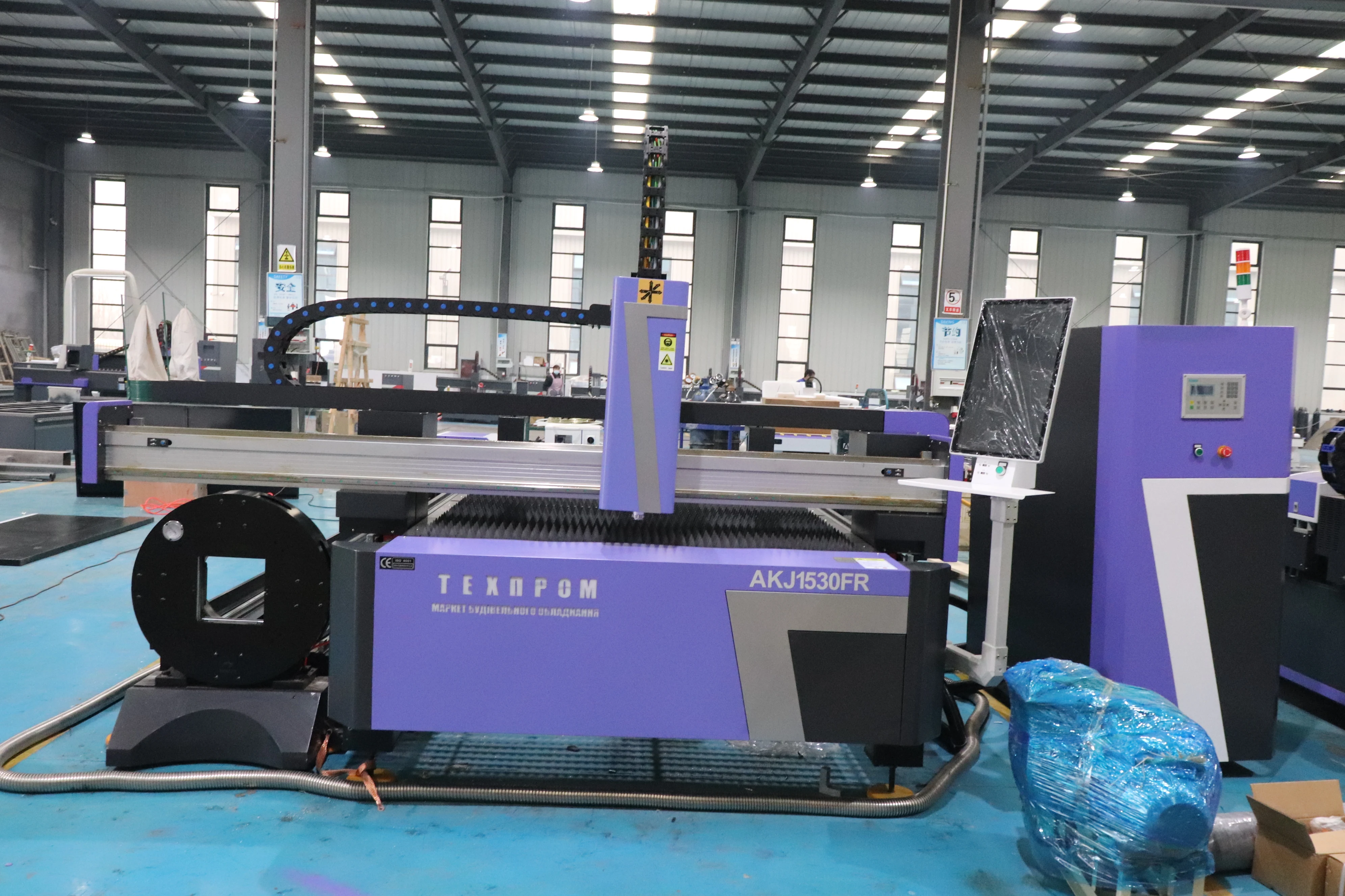 Plate And Tube Laser Cutting Machine For Carbon Steel Stainless Steel 2kw 3kw 6kw Lase Source