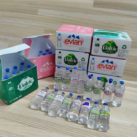 Миниатюра бутылки с минеральной водой для кукольного домика
